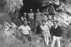 52-Grotta-di-Collepardo-FR-Luigi-Cardini-e-Italo-Biddittu-con-il-gruppo-di-scavo
