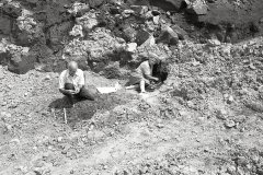 58-Scavo-di-Fontana-Ranuccio-Anagni-FR-anni-_70-_80-del-secolo-scorso-Italo-Biddittu-e-Eugenia-Segre-Naldini